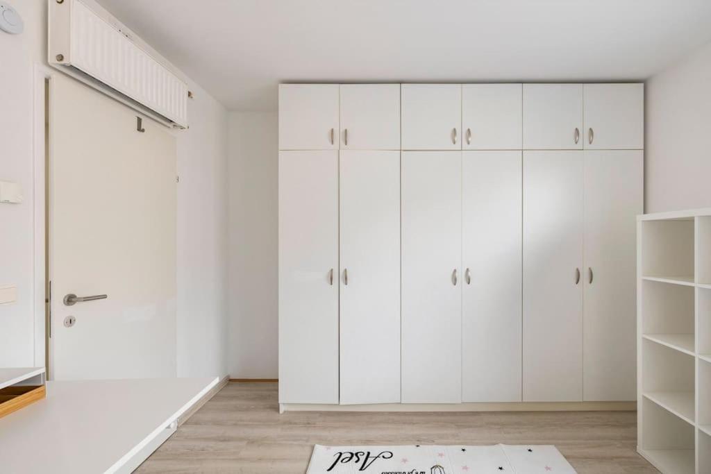 The Viendia Residence Wina Bagian luar foto