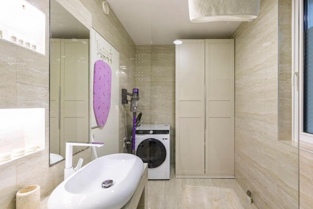 The Viendia Residence Wina Bagian luar foto